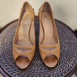 Tods Open Toe Pump Size 7